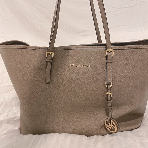 Handbags - Michael Kors leather jet set travel tote